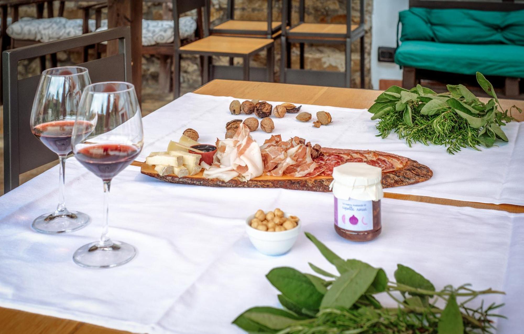 Agriturismo Tenuta San Giuseppe Cossano Belbo Екстер'єр фото
