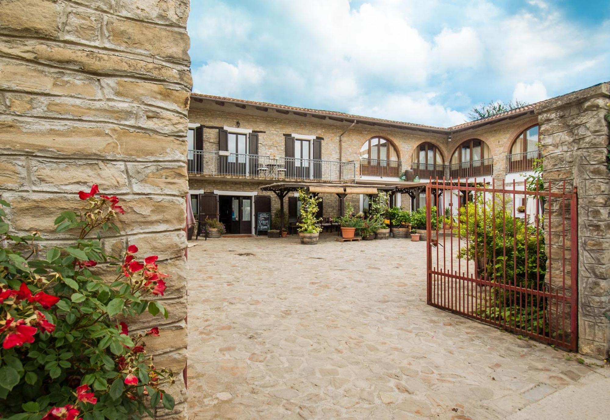 Agriturismo Tenuta San Giuseppe Cossano Belbo Екстер'єр фото
